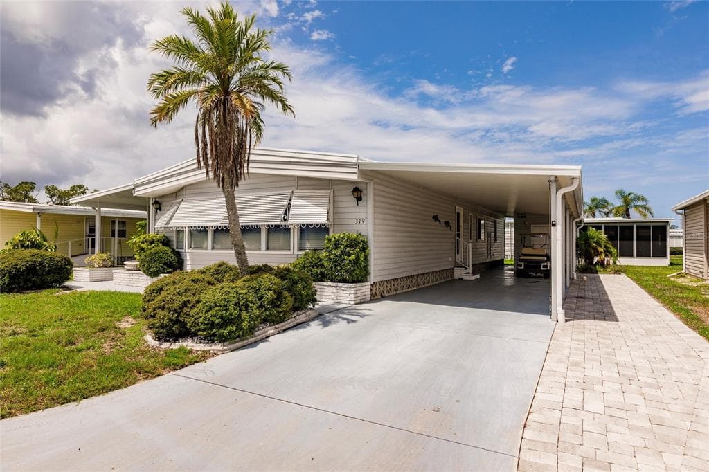 319 CASTLE DRIVE NOKOMIS, FL 34275