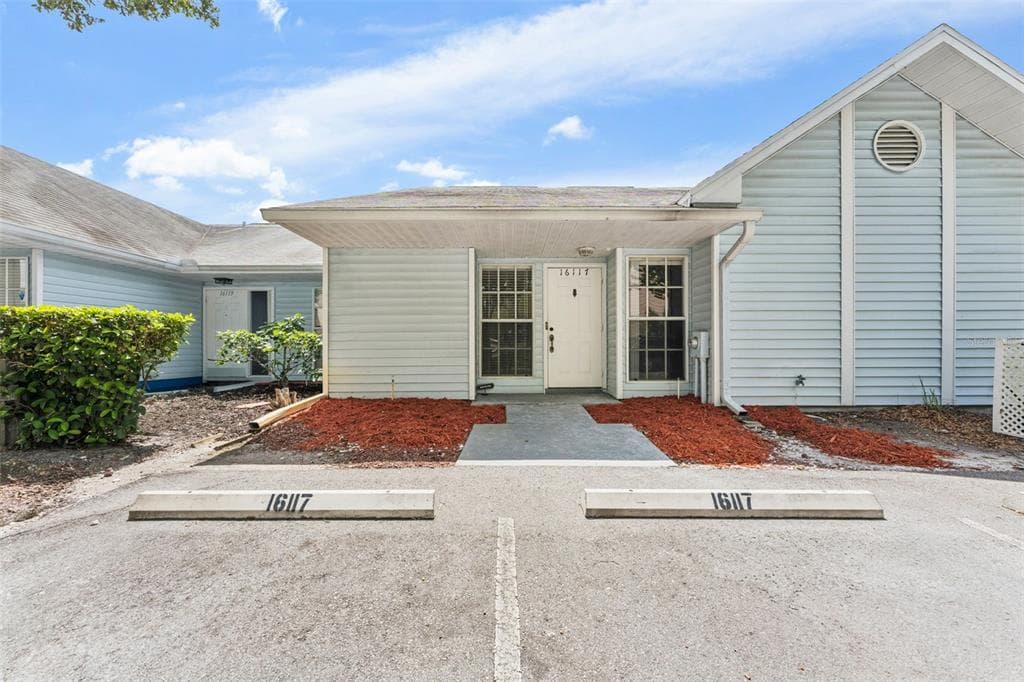 16117 RAMBLING VINE DRIVE E TAMPA, FL 33624
