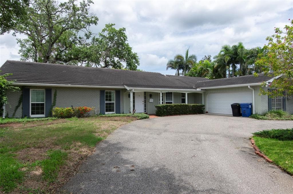 3275 WALNUT STREET NE ST PETERSBURG, FL 33704