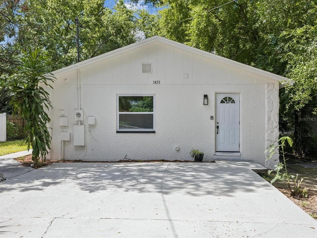 1421 E SEWARD STREET TAMPA, FL 33604