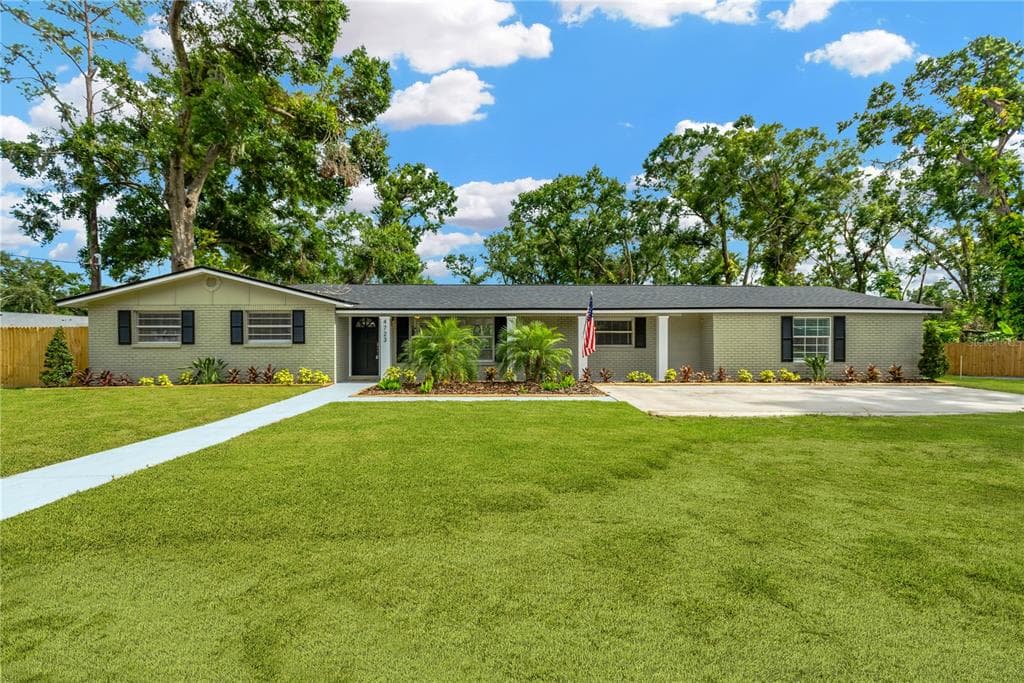 4723 BLOOMINGDALE AVENUE VALRICO, FL 33596