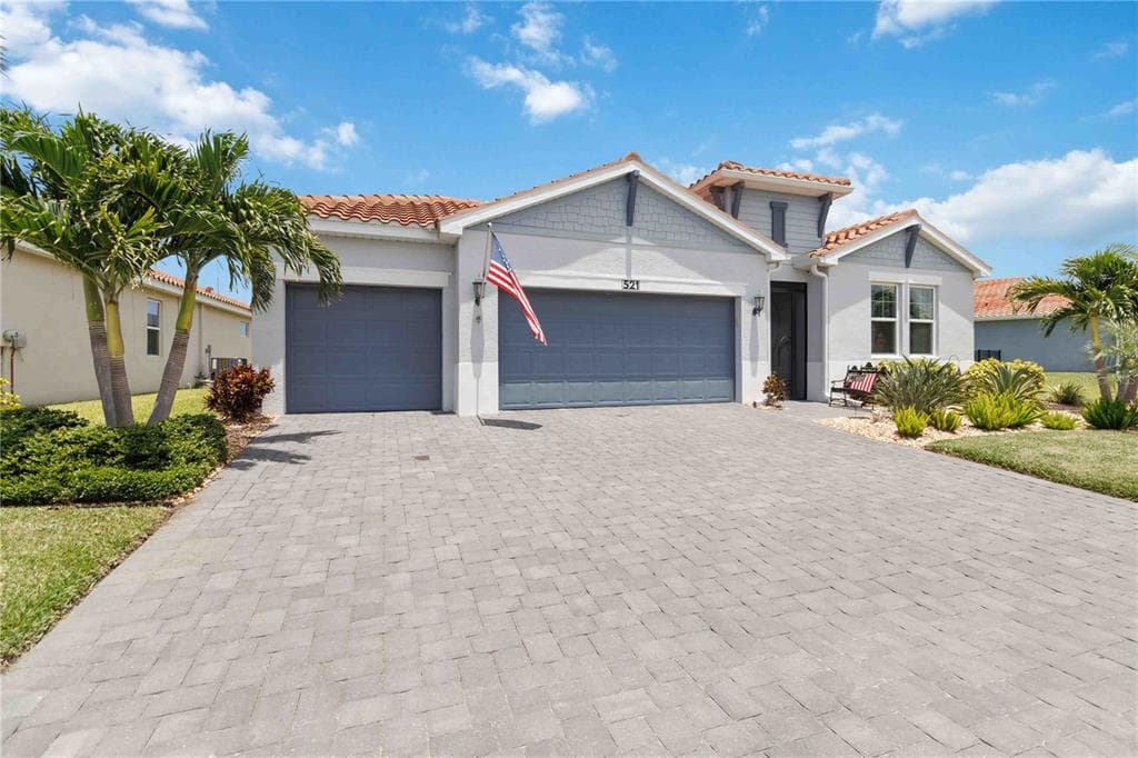 521 FIREBUSH DRIVE NOKOMIS, FL 34275