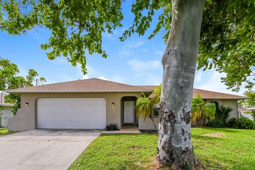 610 GLEASON PARKWAY CAPE CORAL, FL 33914