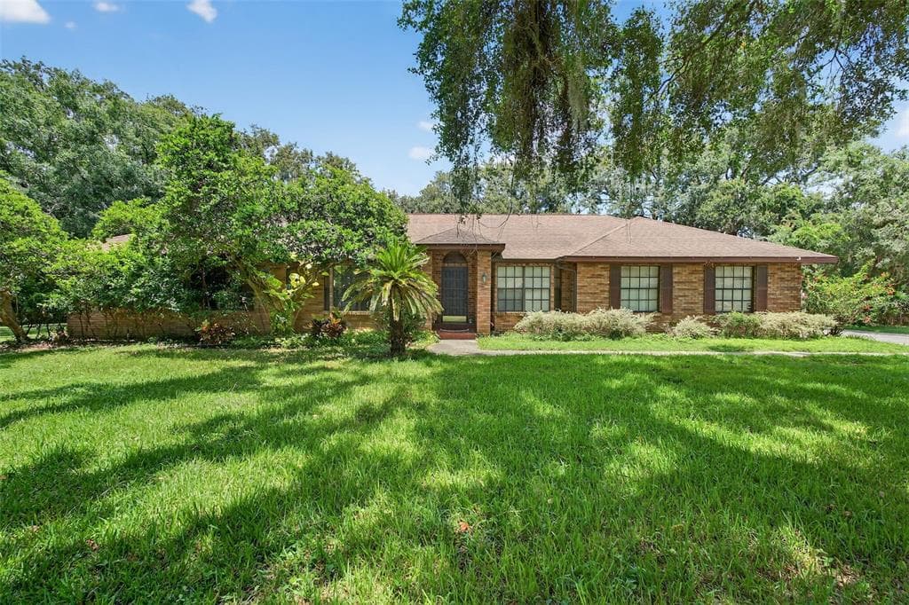 2101 WHITLOCK PLACE DOVER, FL 33527