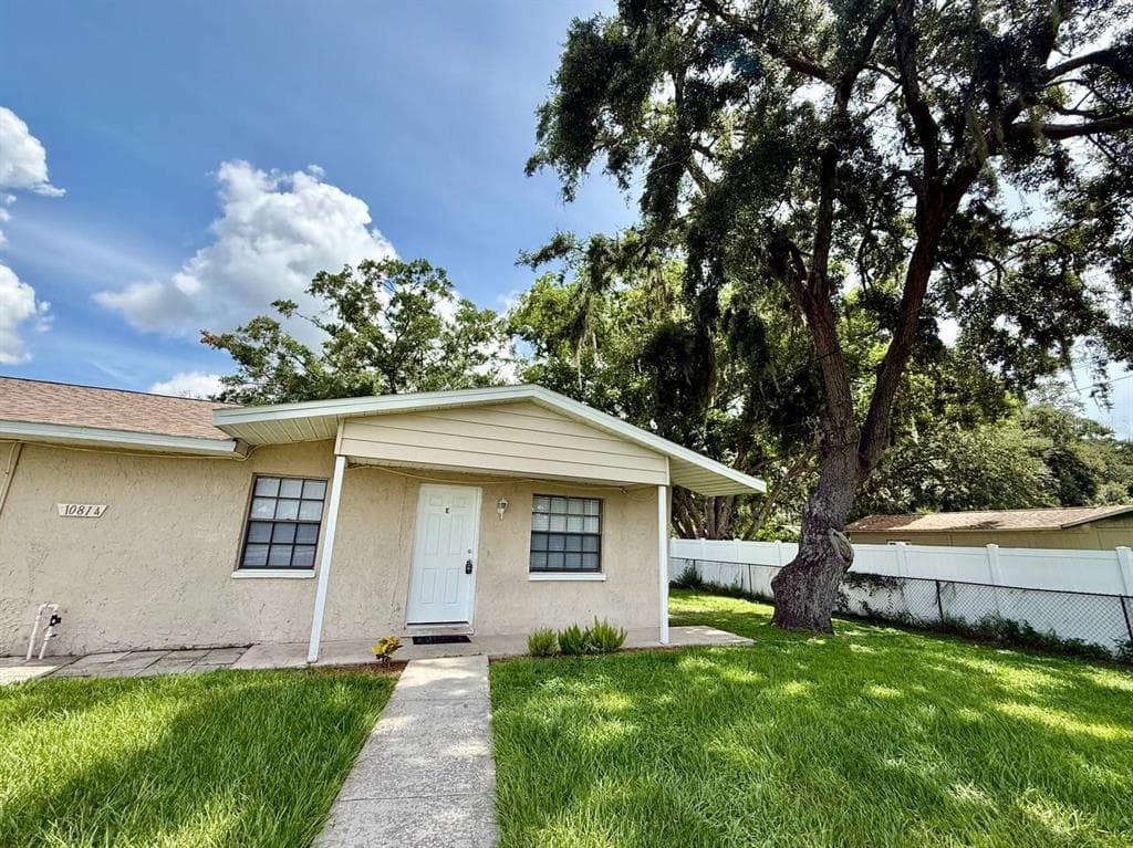 10812 HANNAWAY DRIVE UNIT E RIVERVIEW, FL 33578