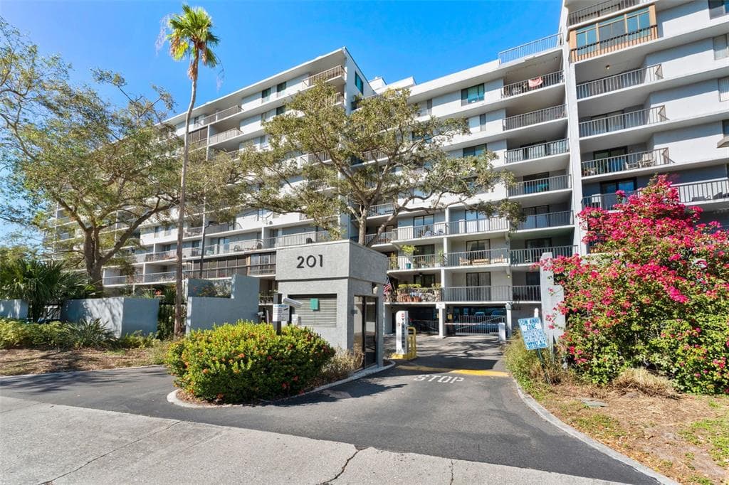 201 W LAUREL STREET UNIT 503 TAMPA, FL 33602