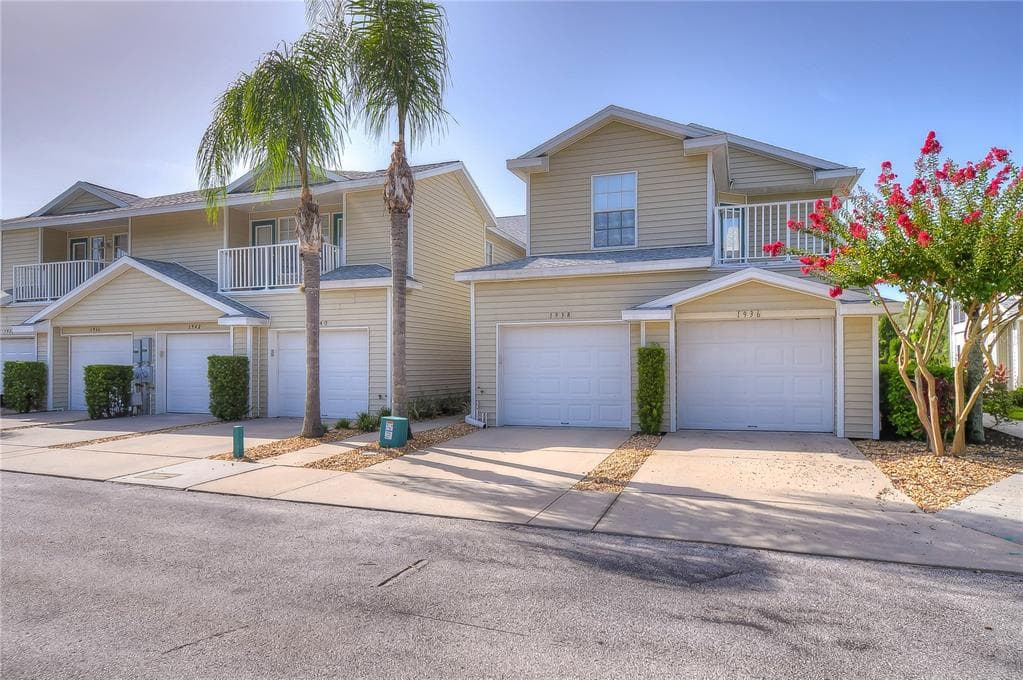 1938 HAMMOCKS AVENUE UNIT 1938 LUTZ, FL 33549