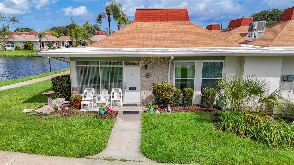 4360 TAHITIAN GARDENS CIRCLE UNIT H HOLIDAY, FL 34691