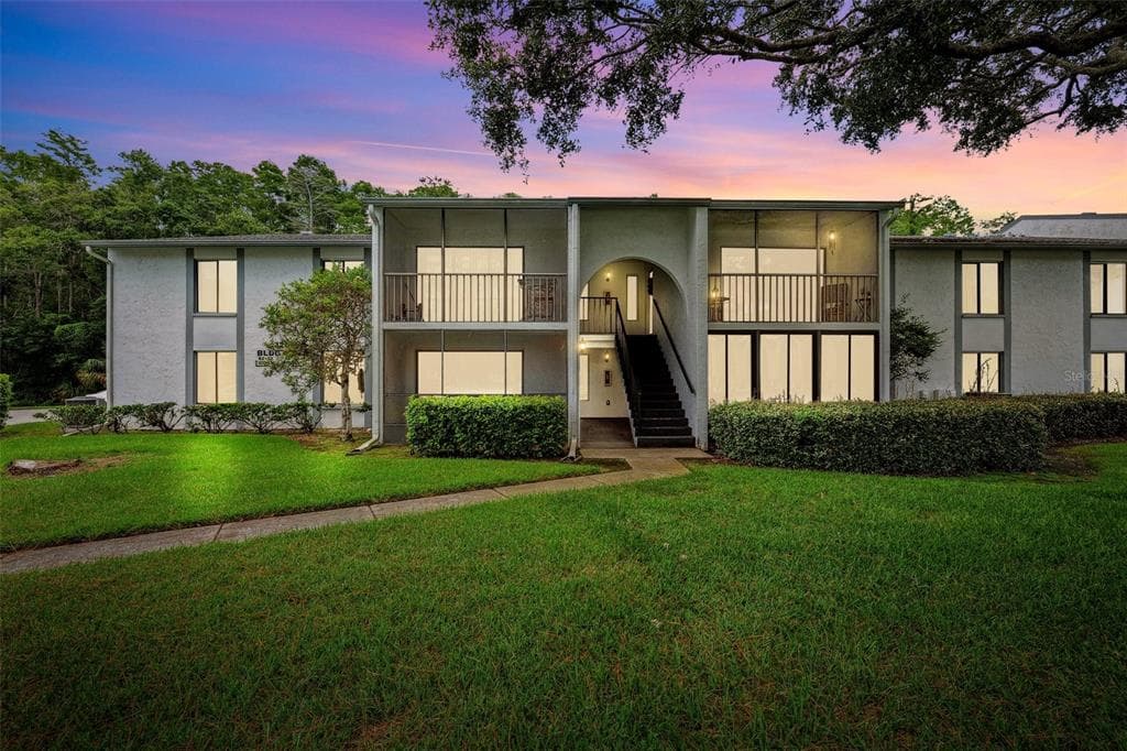 1326 PINE RIDGE CIRCLE E UNIT A1 TARPON SPRINGS, FL 34688