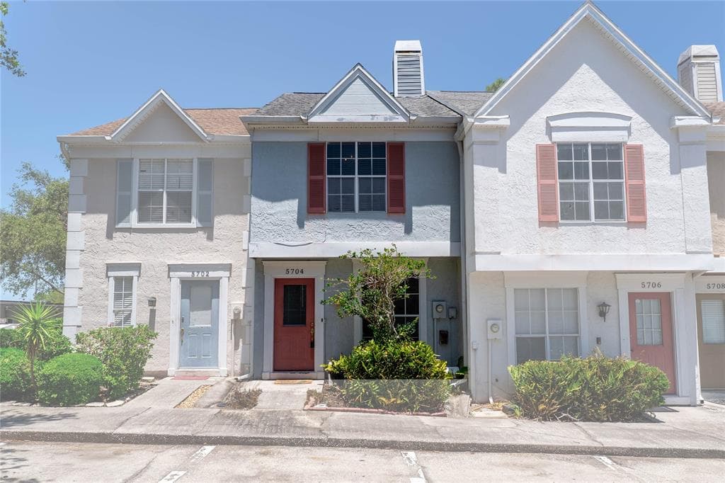 5704 BRATTON DRIVE UNIT 2 TAMPA, FL 33617