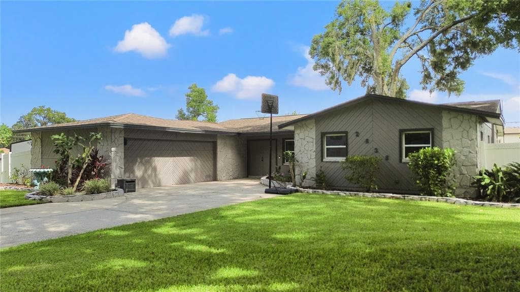 2838 SPRINGDELL CIRCLE VALRICO, FL 33596