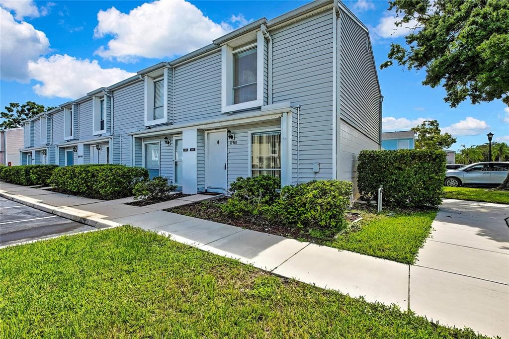 11901 CYPRESS HILL CIRCLE TAMPA, FL 33626