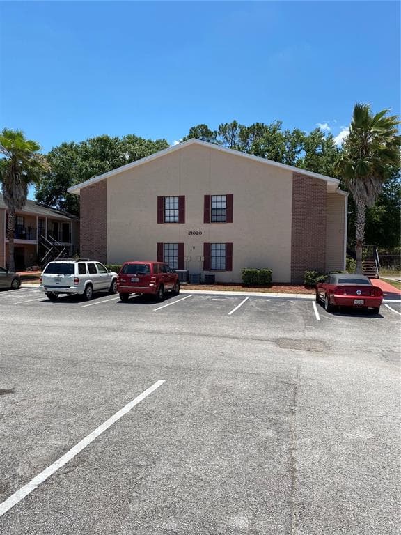 21020 VOYAGER BOULEVARD UNIT 5 LAND O LAKES, FL 34638