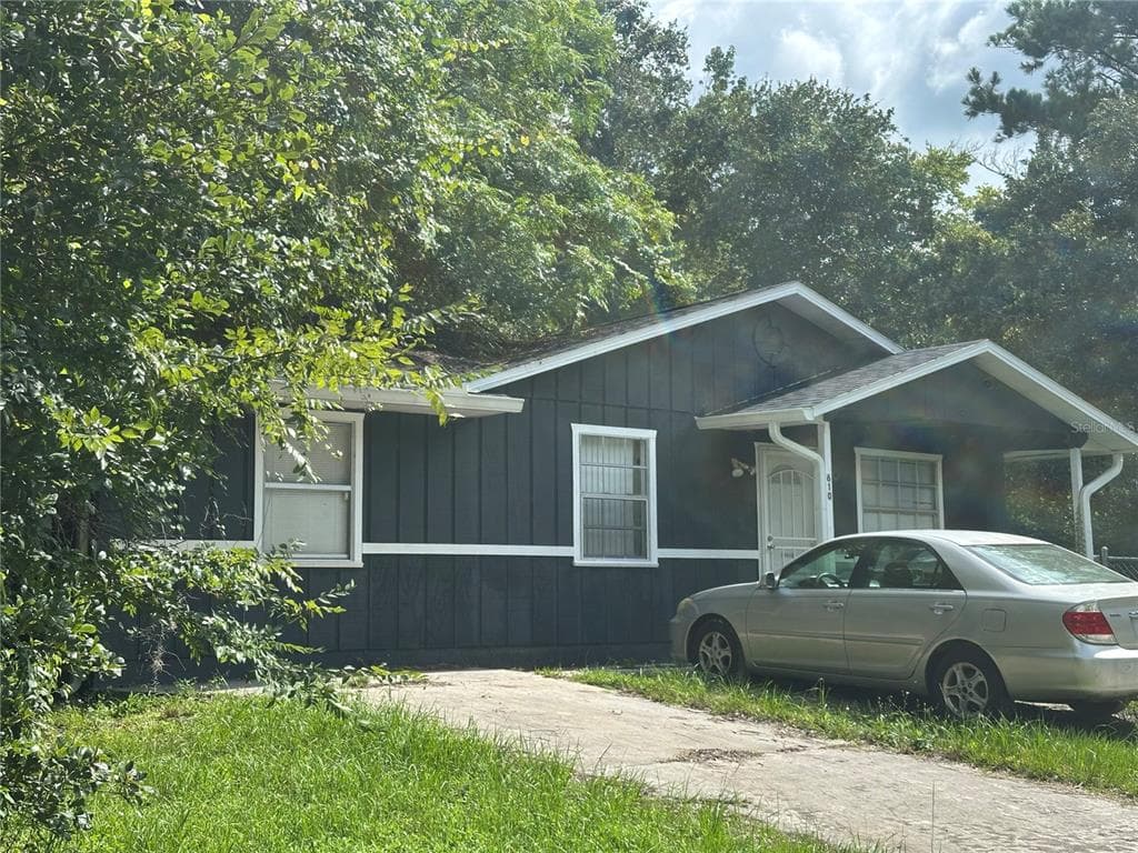 610 IRIS STREET BROOKSVILLE, FL 34601