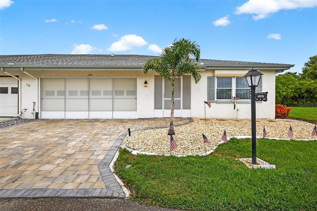 2201 HARTLEBURY WAY UNIT 2201 SUN CITY CENTER, FL 33573