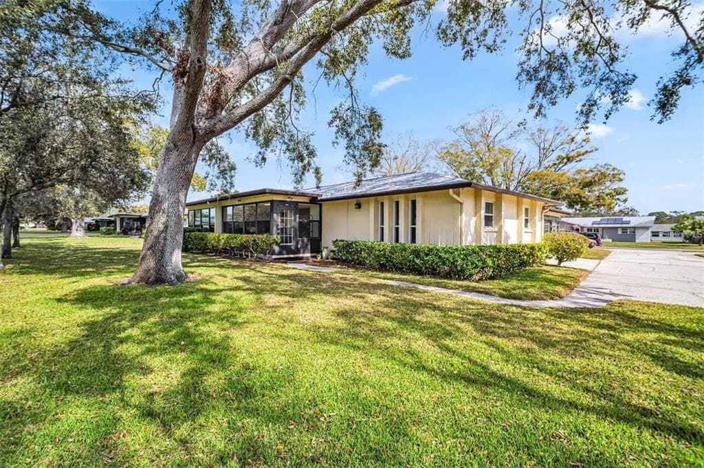 1227 QUEEN ANNE DRIVE UNIT C PALM HARBOR, FL 34684