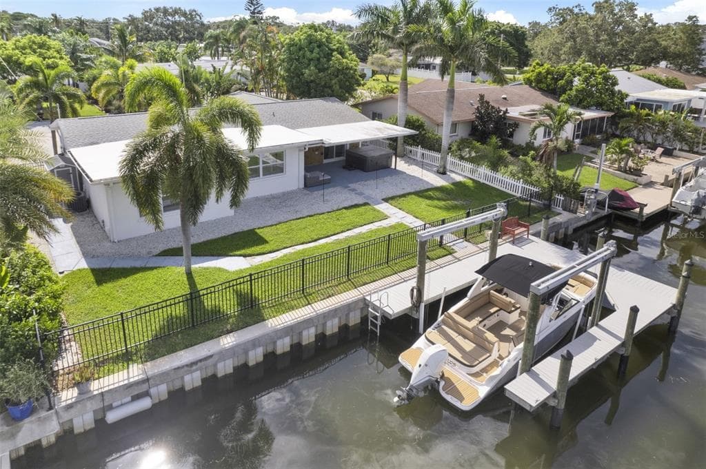 2164 EDYTHE DRIVE DUNEDIN, FL 34698