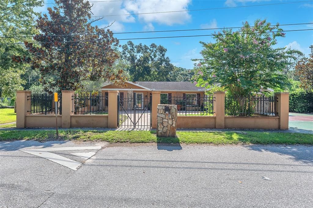 3411 HOLLAND DRIVE BRANDON, FL 33511