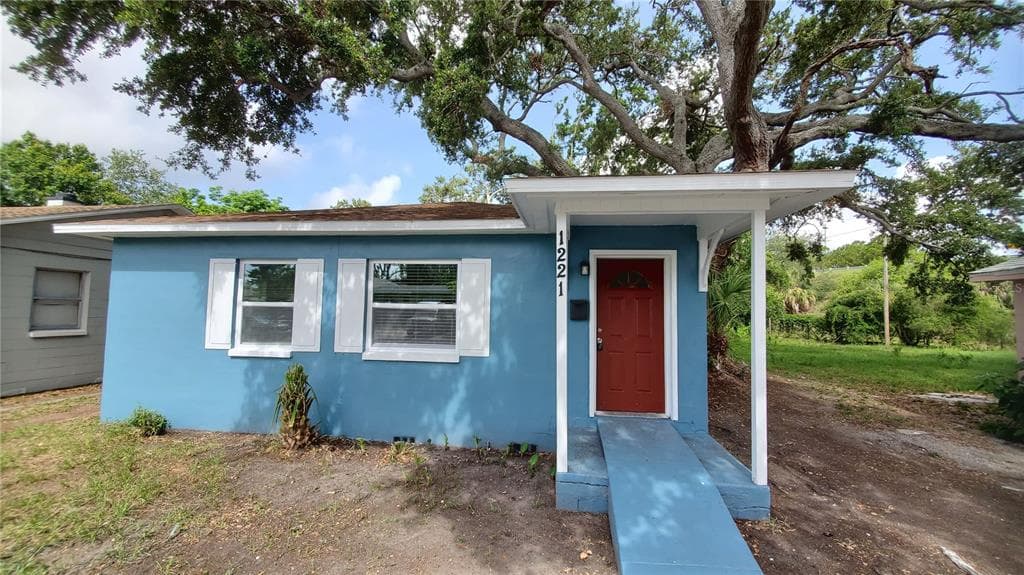 1221 30TH STREET S ST PETERSBURG, FL 33712
