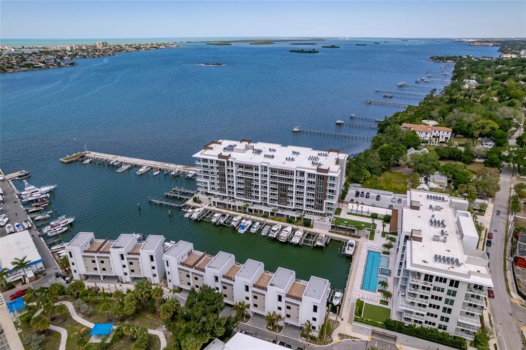 920 N OSCEOLA AVENUE UNIT 403 CLEARWATER, FL 33755