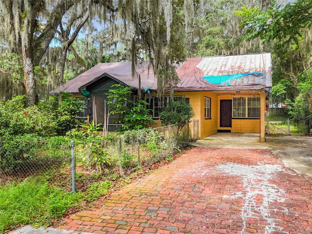 1022 S 12TH STREET PALATKA, FL 32177