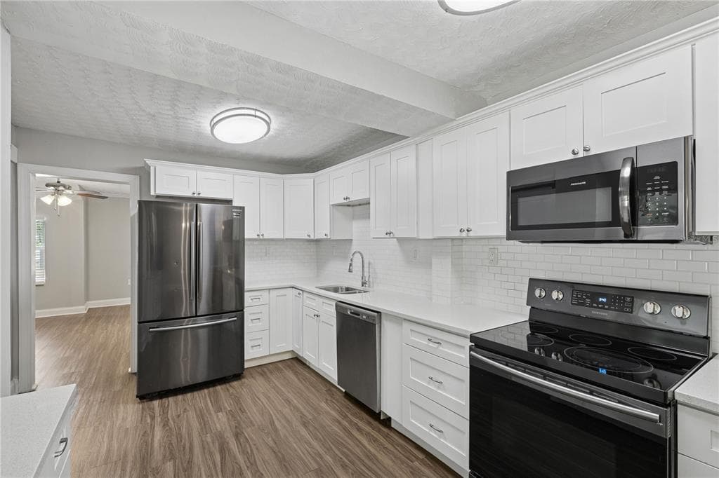 3301 W PRICE AVENUE TAMPA, FL 33611