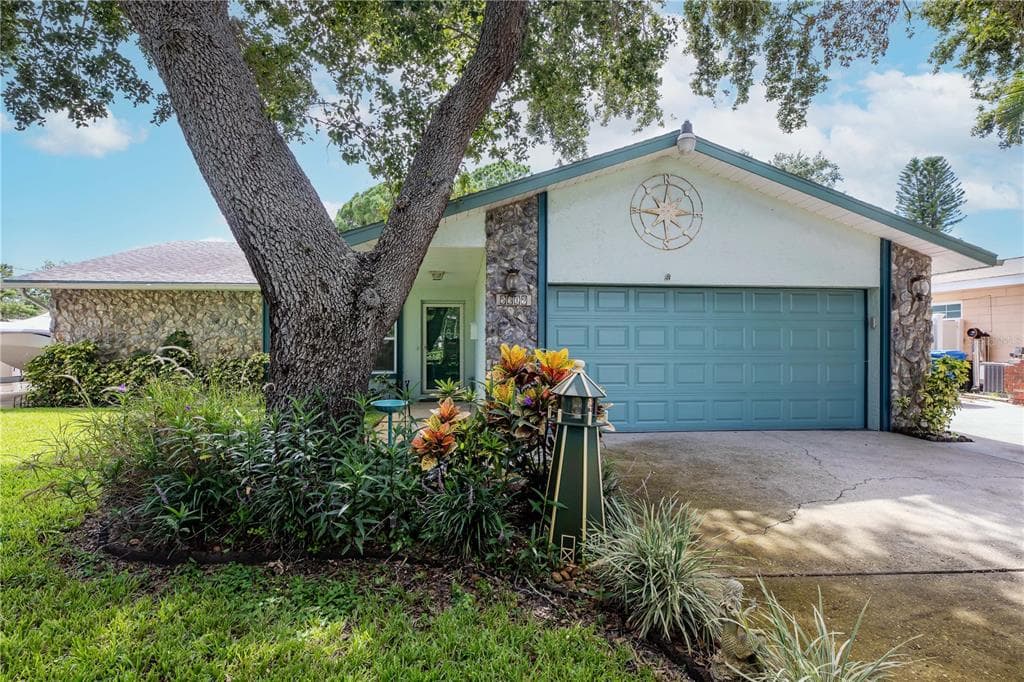 5319 CORDOVA WAY S ST PETERSBURG, FL 33712