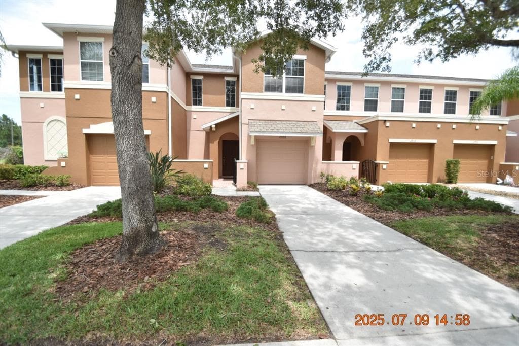 2954 BIRCHCREEK DRIVE WESLEY CHAPEL, FL 33544
