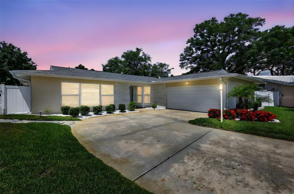 8414 BOULDER PLACE TAMPA, FL 33615