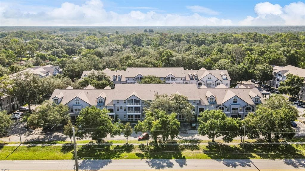 5052 SUNRIDGE PALMS DRIVE UNIT 204 TAMPA, FL 33617