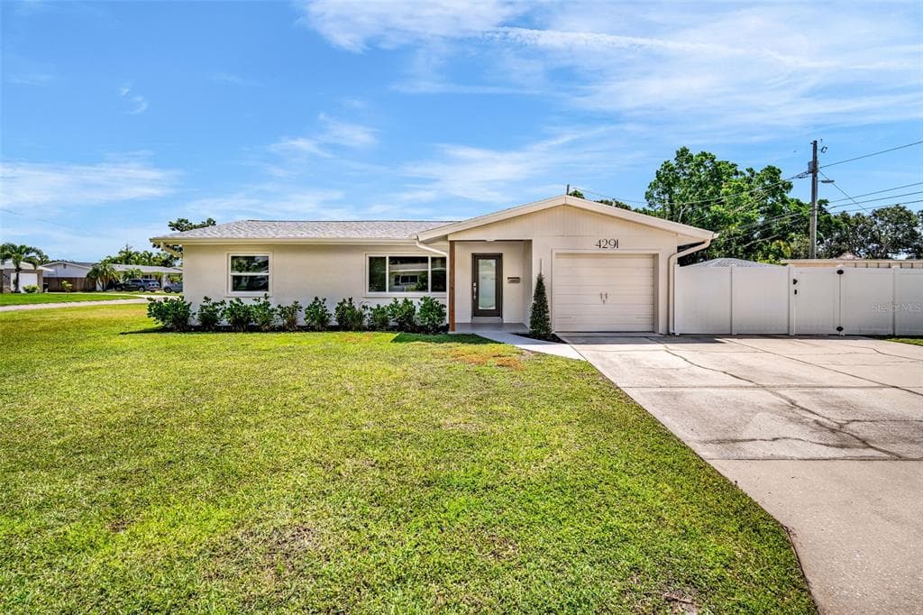 4291 MAPLE STREET NE ST PETERSBURG, FL 33703