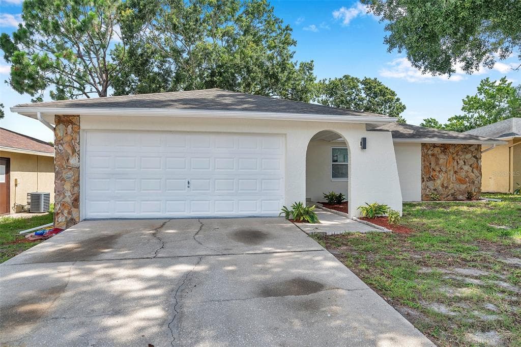 2585 RIDGE LANE PALM HARBOR, FL 34684