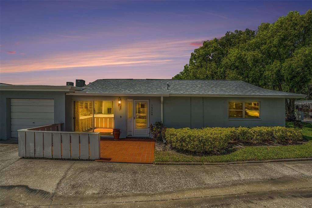 1606 BERWICK COURT UNIT B PALM HARBOR, FL 34684