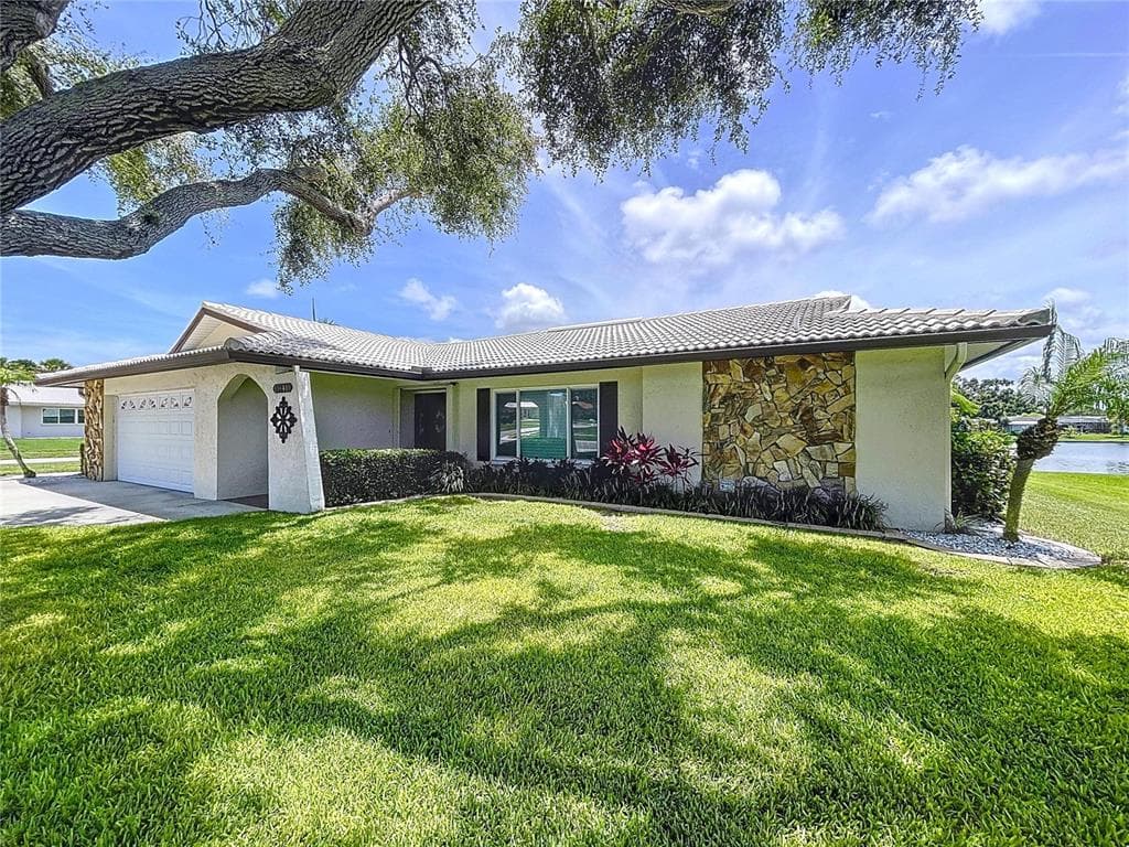 11141 CARLA DRIVE LARGO, FL 33774