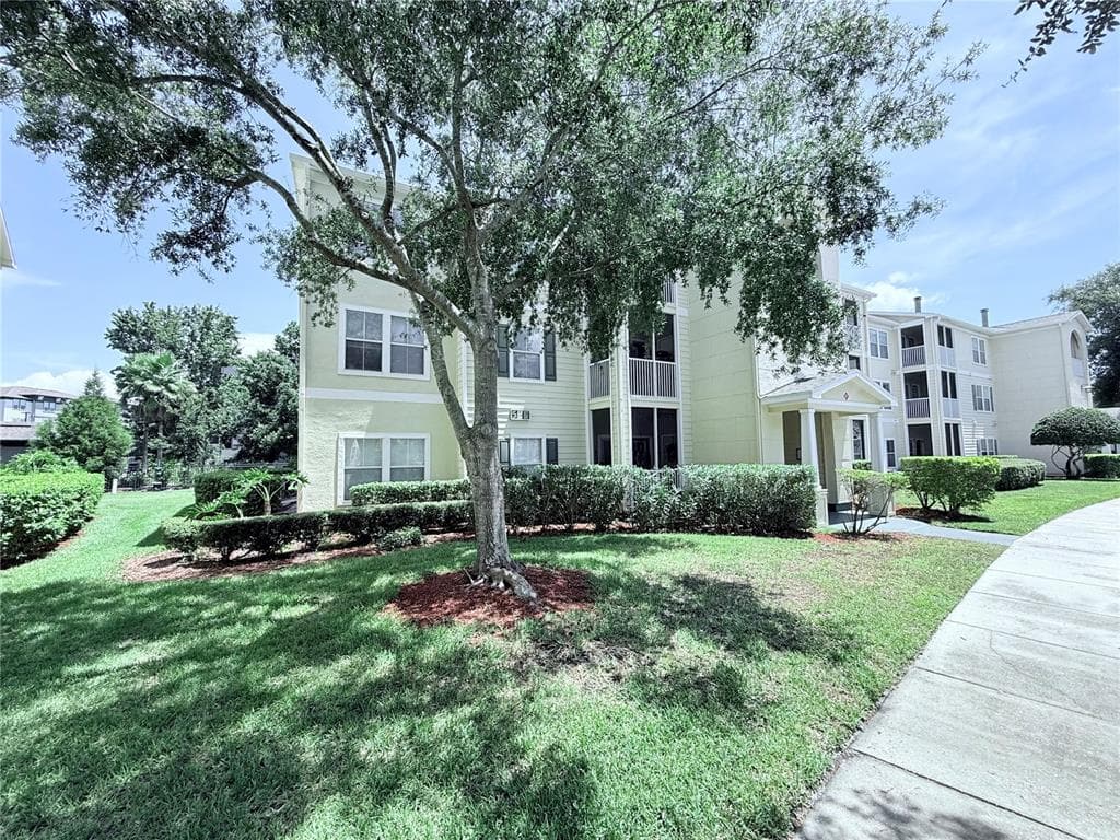 18369 BRIDLE CLUB DRIVE TAMPA, FL 33647