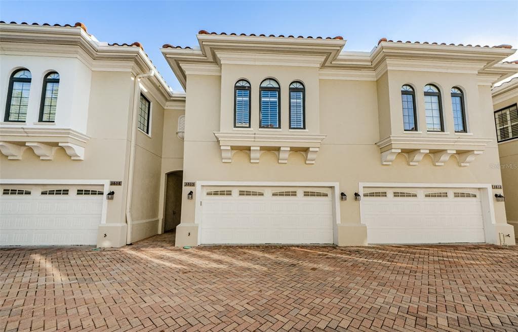 3810 VILLAS DEL SOL COURT TAMPA, FL 33609