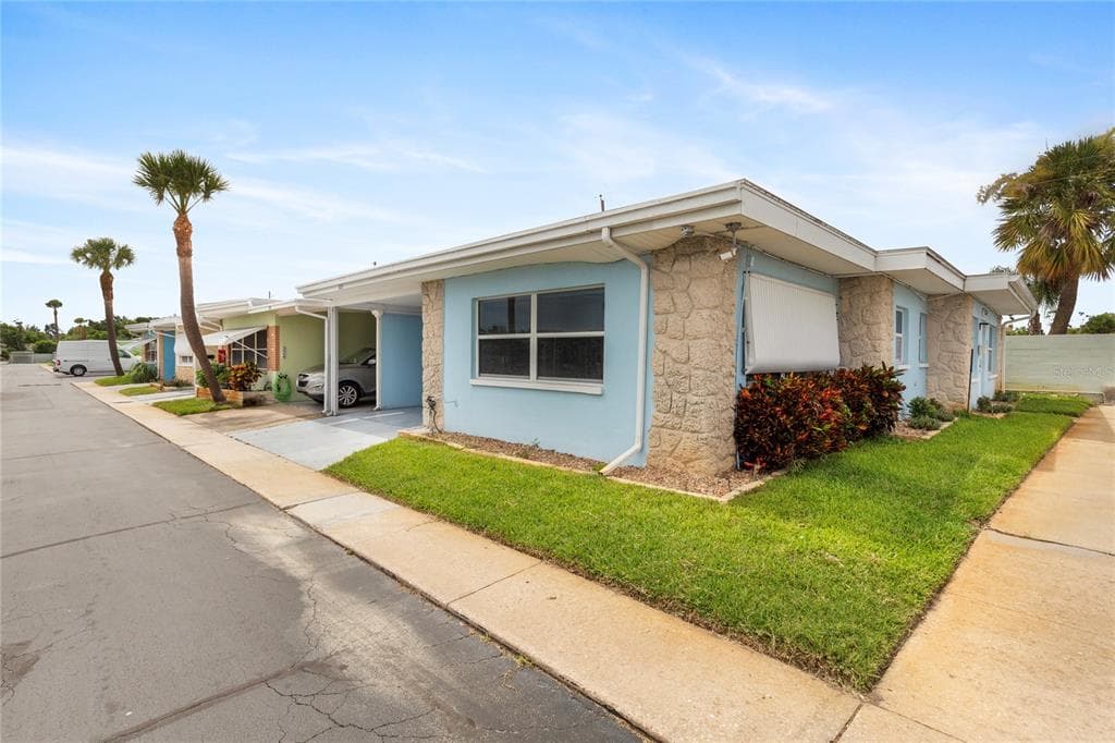 250 ROSERY ROAD NW UNIT 323 LARGO, FL 33770