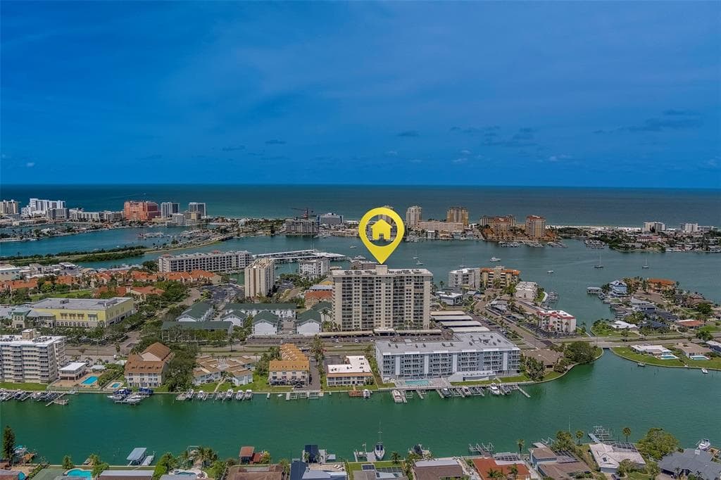 400 ISLAND WAY UNIT 705 CLEARWATER BEACH, FL 33767