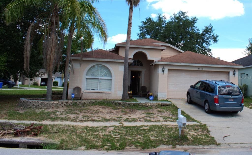 4423 HORSESHOE PICK LANE VALRICO, FL 33594