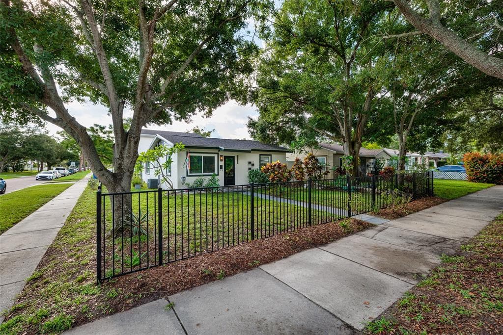 5039 DR MARTIN LUTHER KING JR STREET N ST PETERSBURG, FL 33703