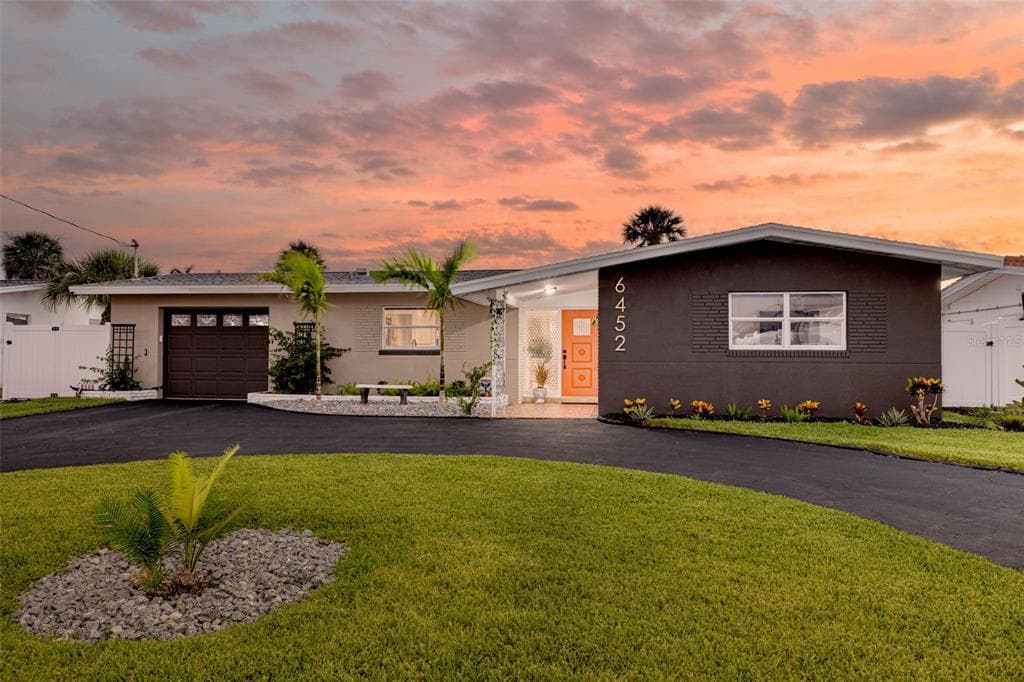 6452 1ST PALM POINT ST PETE BEACH, FL 33706