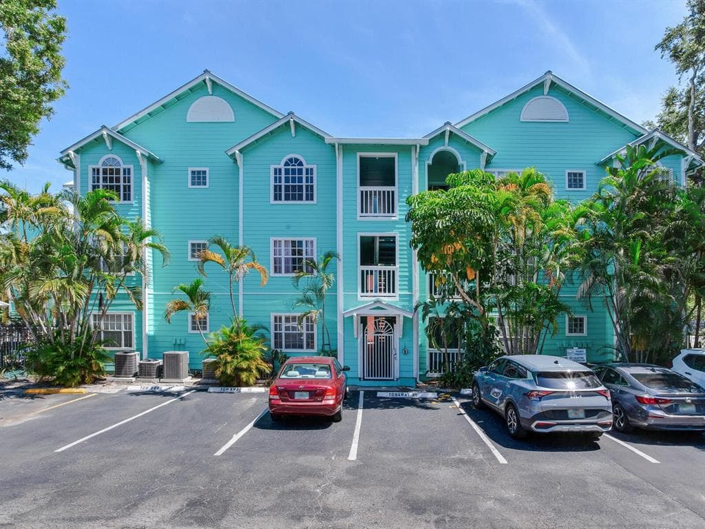 3002 W CLEVELAND STREET UNIT E1