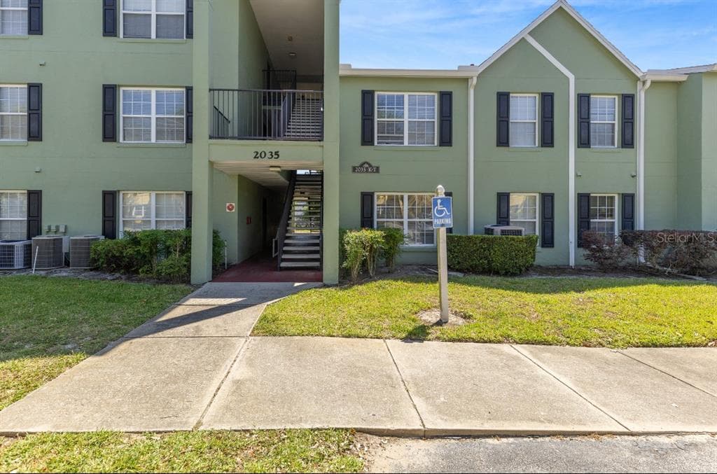 2035 DIXIE BELLE DRIVE UNIT 2035M ORLANDO, FL 32812