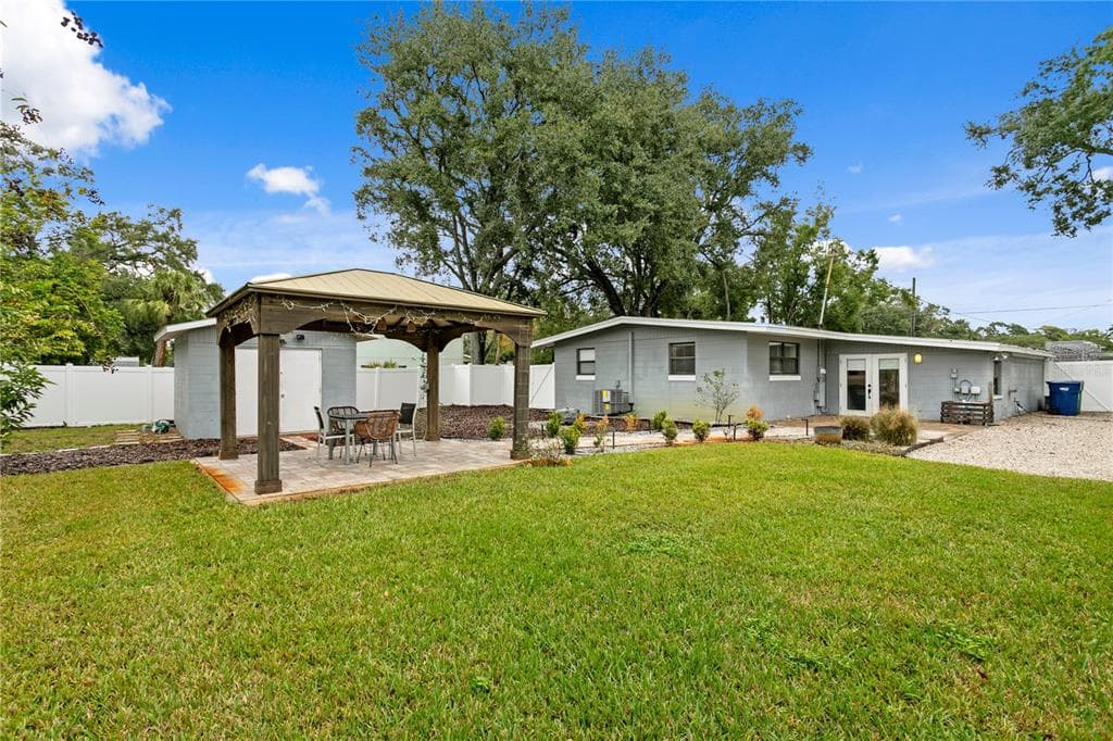2407 S LOIS AVENUE TAMPA, FL 33629