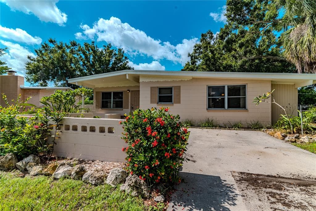 6242 56TH AVENUE N ST PETERSBURG, FL 33709