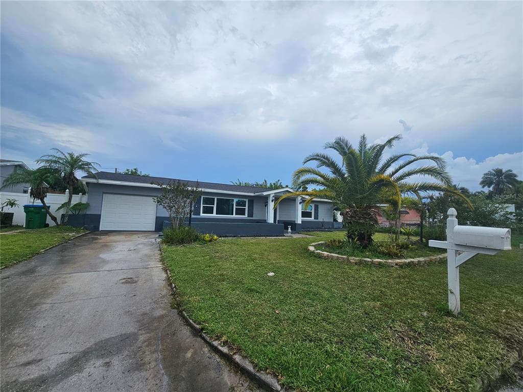 4943 LAKE CHARLES DRIVE N KENNETH CITY, FL 33709