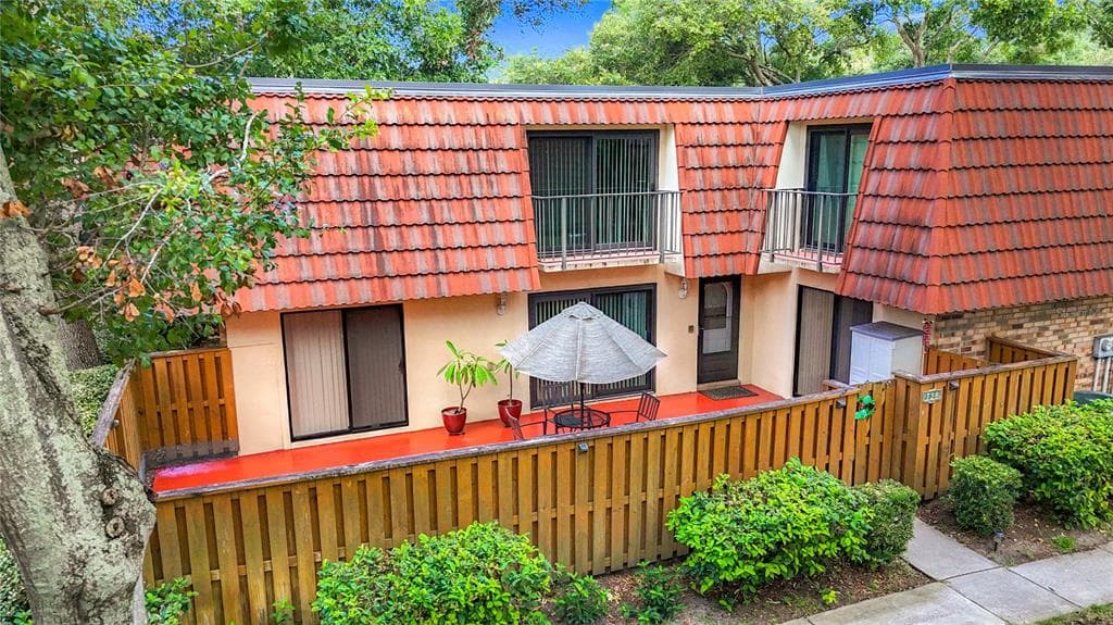 738 1ST COURT PALM HARBOR, FL 34684