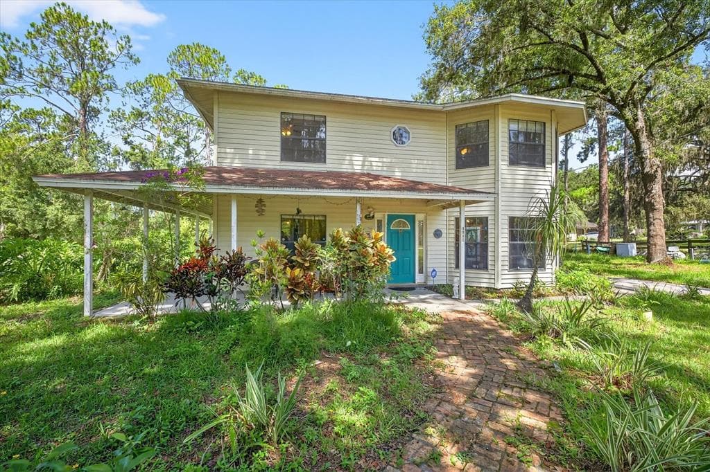 8541 FUSSELL DRIVE WESLEY CHAPEL, FL 33545