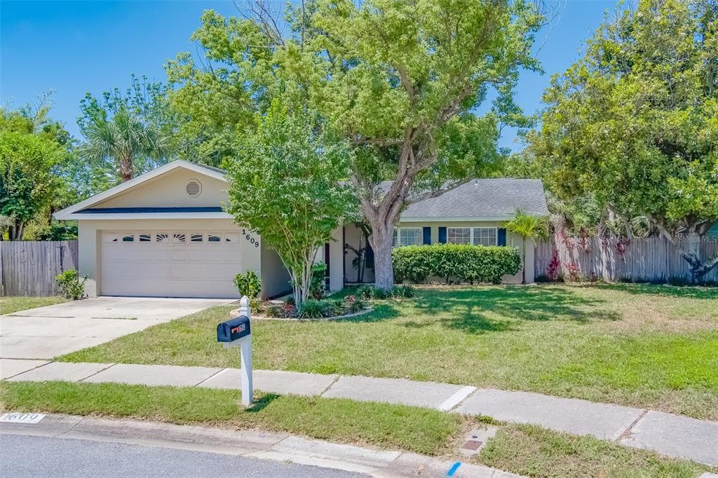 1609 SUMMIT WAY DUNEDIN, FL 34698