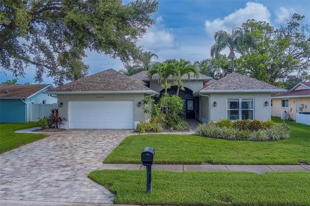 13425 SAN RAFAEL DRIVE LARGO, FL 33774